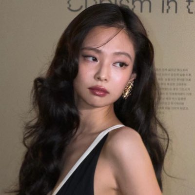 sibsamverse's tweet photo. #NewProfilePic https://t.co/edZ4u5onBm