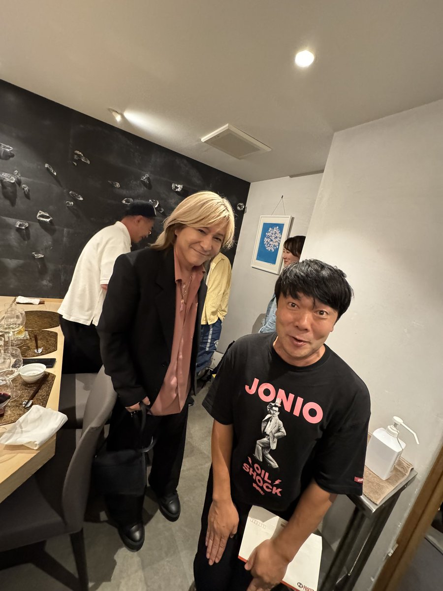 ToshiroYabuki's tweet photo. 小室ファミリーに入れますかねぇ？
オラキオさん https://t.co/hWNL0jxD3f
