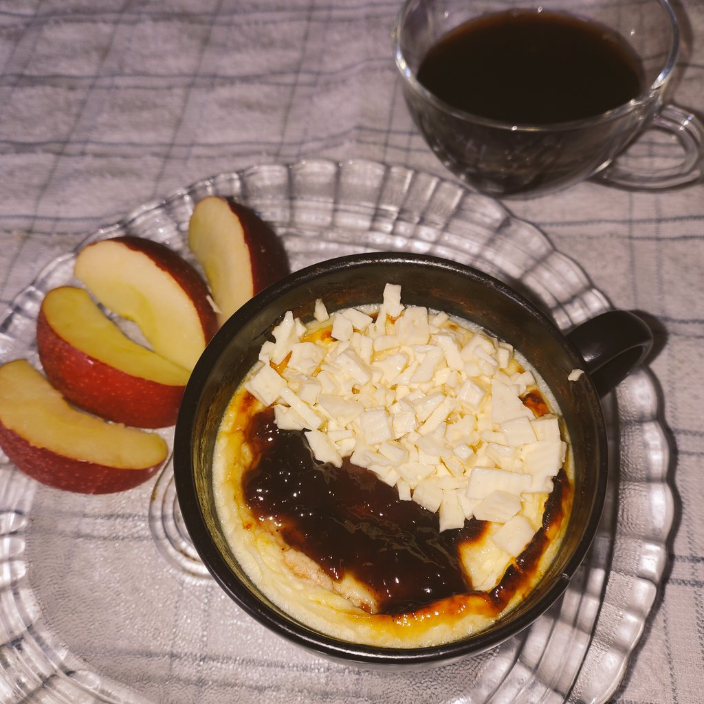 thinkwinky_'s tweet photo. Oi oi, bom dia tarde ed! Fiz iogurte assado pra cafezar😋 https://t.co/83ZHDnoQGN