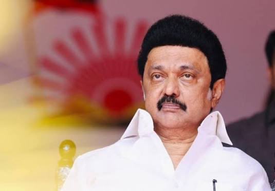 Viksrinivas's tweet photo. The only ones deserving credit for Vj’s success are these 2. 

1. For being a terrible Ruling Gov
2. For being an even more pathetic op party. 

His movies might have helped keep his fans in tact but a lot of neutral voters were tired of DMK and felt ADMK would not be competent. https://t.co/gVHH0tykmO
