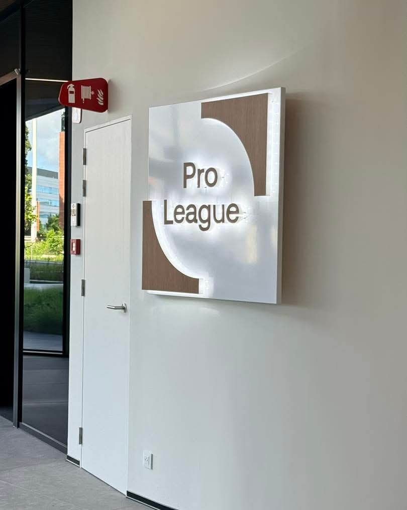 excelsiorvirton's tweet photo. Le R.E. Virton est bien de retour dans le football professionnel ! 💚
Nous étions aujourd’hui du côté de Bruxelles, et plus particulièrement dans les bureaux de la Pro League, pour l’Onboarding de la saison 2026-2027
Quel plaisir d’être de retour
#Virton #ChallengerProLeague https://t.co/zBzjGpFgly