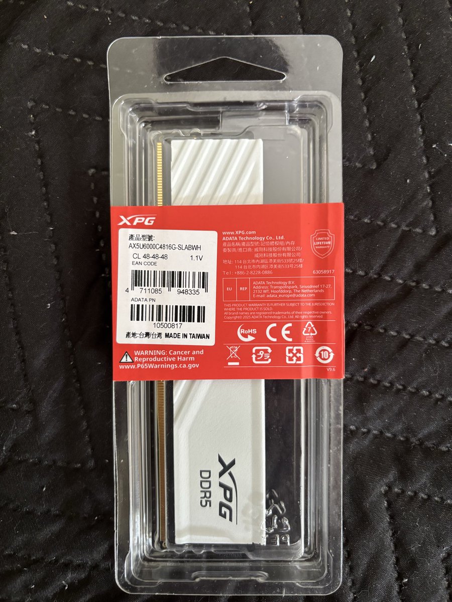 leazadaa's tweet photo. Vendo memória ram ddr5 XPG branca 
• 16gb 
•6000mts
• nunca usada 
• 1000 com frete https://t.co/rQ6kiE6aS5