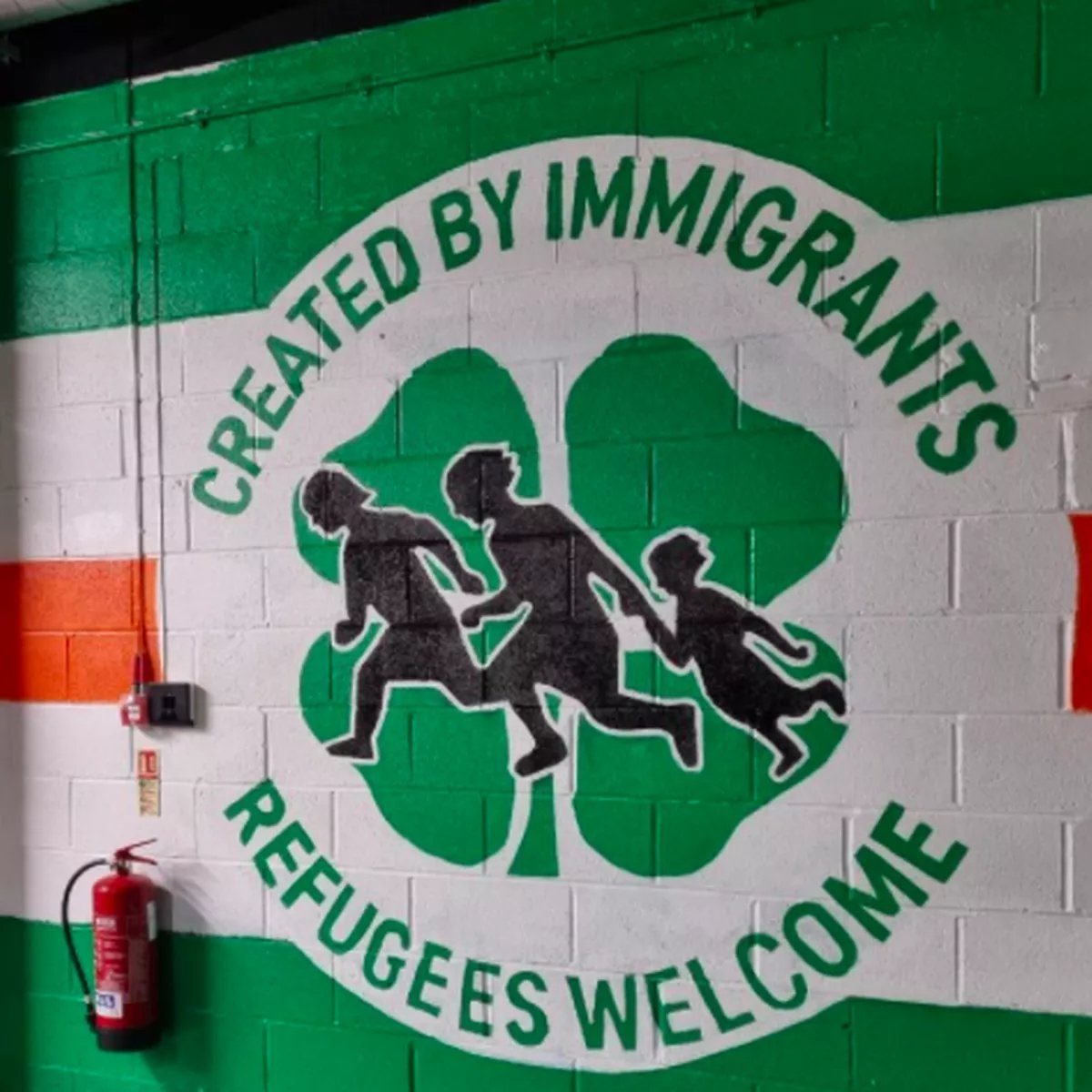 ultras_antifaa's tweet photo. “Created by immigrants, refugees welcome”    

📍Celtic FC, Scotland https://t.co/VlgZSDxu6g