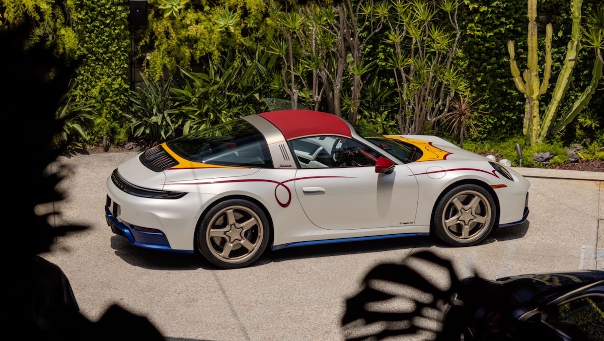 coolsten's tweet photo. Porsche 911 Toy Story 5 als exklusives Sammlerstück

Der Porsche 911 Toy Story 5 ist eine streng limitierte Sonderkollektion aus drei Einzelstücken, inspiriert von Woody, Buzz Lightyear und Jessie. Die Fahrzeuge basieren auf bekannten 911-Modellen

Link: https://t.co/WXTbCss7nB https://t.co/O7ZnFvnSJE