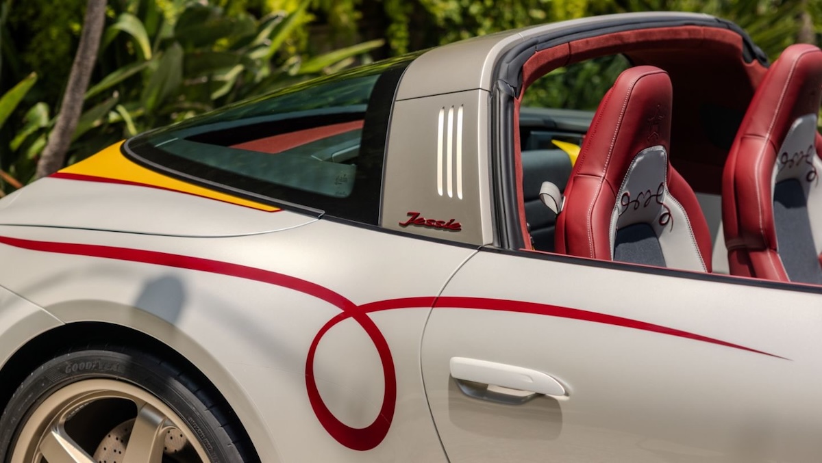 coolsten's tweet photo. Porsche 911 Toy Story 5 als exklusives Sammlerstück

Der Porsche 911 Toy Story 5 ist eine streng limitierte Sonderkollektion aus drei Einzelstücken, inspiriert von Woody, Buzz Lightyear und Jessie. Die Fahrzeuge basieren auf bekannten 911-Modellen

Link: https://t.co/WXTbCss7nB https://t.co/O7ZnFvnSJE