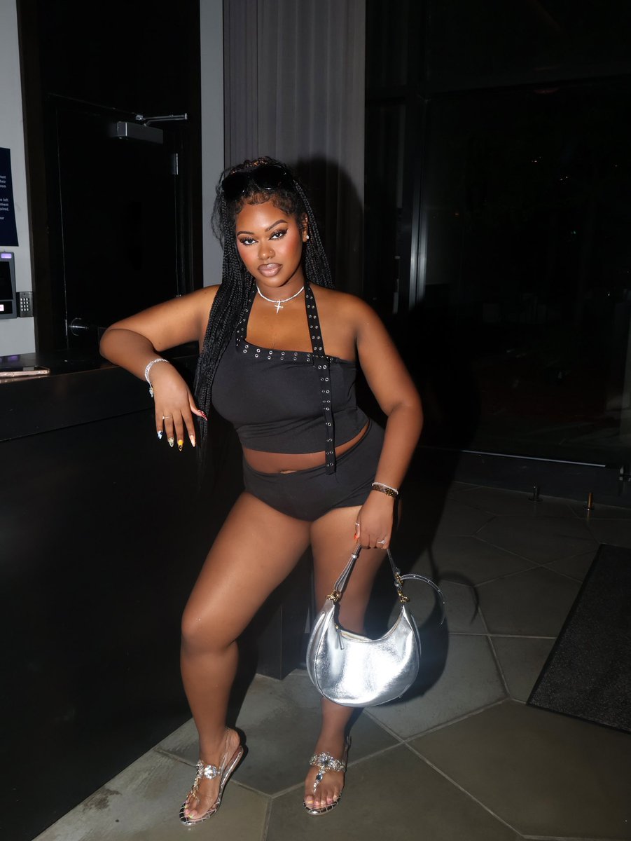 SoDeQueen's tweet photo. Fendi is Poppin ✔️ Queen on ‘N Poppin 👄 https://t.co/ICuM65zDGe
