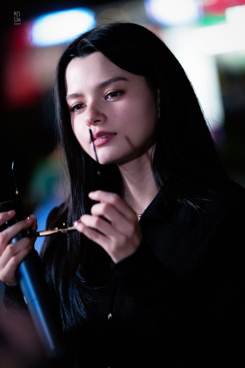 rushhour39's tweet photo. Hot nerd ใกล้ฉัน 🫠

#SkinRebeccaArmstrong 
#SkinPressTour
#beckysangels‌ 
#BeckyArmstrong‌ https://t.co/RuVAeGzupQ
