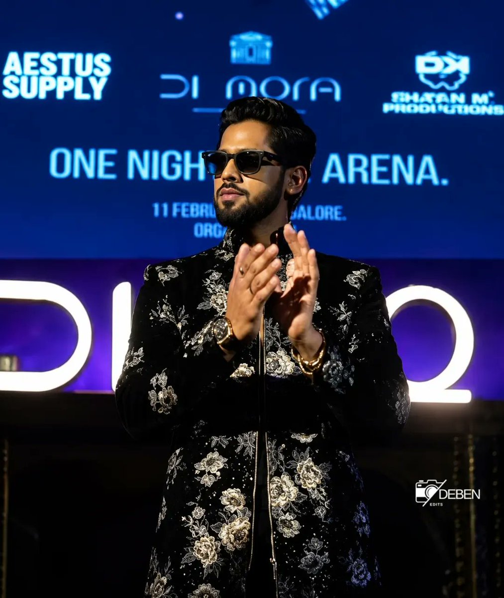 NibiiXBaseer's tweet photo. POV:- HE CAN BE A GOOD HOST🫰🤍🥂THE WAY HE TREAT HIS FIGHTERS SAYS ALL🌚🔥PEOPLE CAN HATE HIM BUT CAN'T IGNORE HIM FS🤍🫰BAAT TOHH HAINN BANDE MEII<3🥹🤌🎀
.
.
DT:-@Baseer_Bob 
.
.
#BaseerAli #BaseerBob #Maidankachampionship #TeamBaseer #BaseerHost https://t.co/ylBsfTbN10