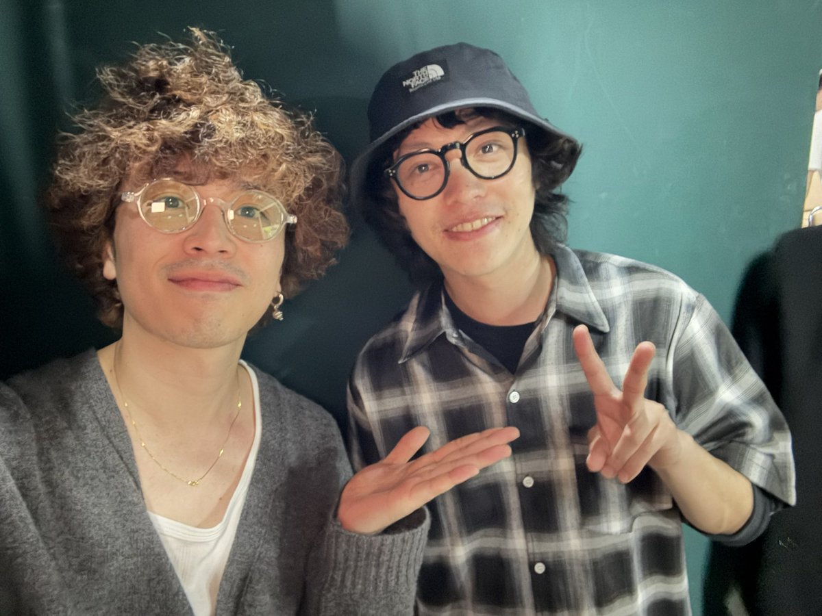 Shogo_Suzuki_'s tweet photo. #まだ眠れない部屋で
観てきました。
素晴らしい時間でした。
発表と同時にチケットを確保した自分グッジョブ。
3人の俳優も全員とてもとても素敵でしたし、タカイさんの描いた物語と世界もとても良きでした。
どんな稽古場だったのだろう？と想いを馳せます。創造と表現に満ちた充実した稽古場であったのだろうと勝手に想像を膨らませています。
良き創造と演劇を観て、自分のお仕事もがんばろうと活力頂きました。

また後日語ろうと思います。

ありがとう慎太郎。

#安西慎太郎