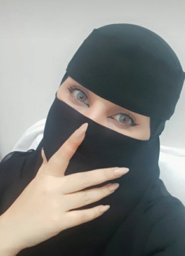 rehhff_12's tweet photo. ابغى عسل ابيض ؟

 الي يعرف يعلمني..🤭🌹 https://t.co/taZrM6WQvY
