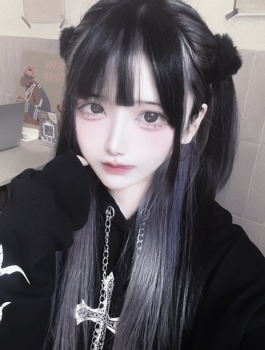 あみ tweet media