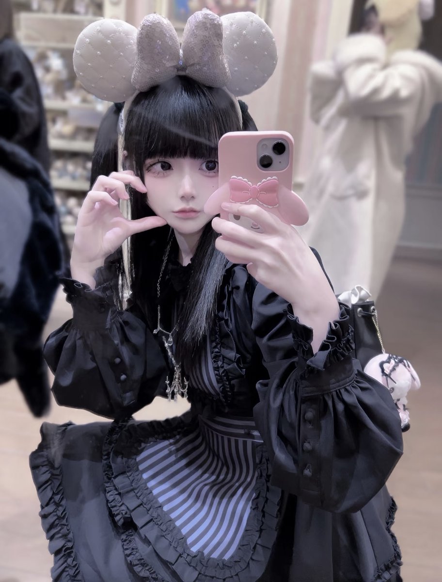あみ tweet media