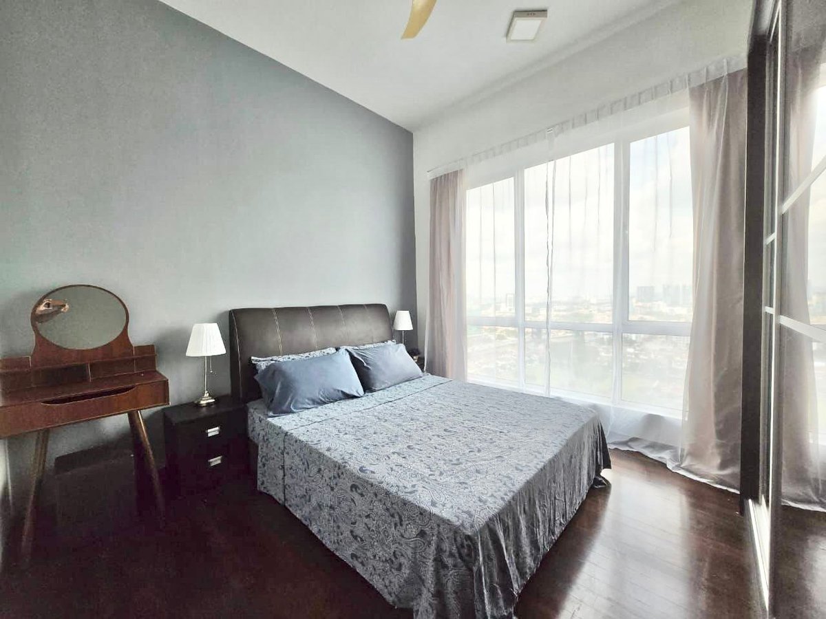 chahsudah's tweet photo. Memang kalau nak ikut, sangat strategik. Dah tu fully furnished pula dgn 3 queen sized beds. Washing machine, oven, microwave eh completelah. 

Arrange viewing sekarang:
Aishah Aziz (REN 81408)
012-2080164
ESP Cyberjaya
For more units, visit https://t.co/AAQgaW5Yjq https://t.co/QfpTkIDsDx
