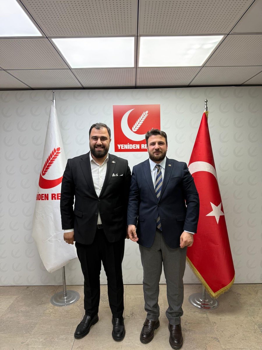 gencrefahist's tweet photo. 📍 Hayırlı Olsun Ziyareti

Önceki Dönem Genel Merkez Gençlik Kolları Teşkilat Başkanı Abdülhamit Gözcü ve Önceki Dönem Genel Merkez Gençlik Kolları Marmara Bölge Başkanı Emrah Korkmaz, İl Gençlik Kolları Başkanımız Halil Key’e hayırlı olsun ziyaretinde bulundular. https://t.co/M33djlNgjf