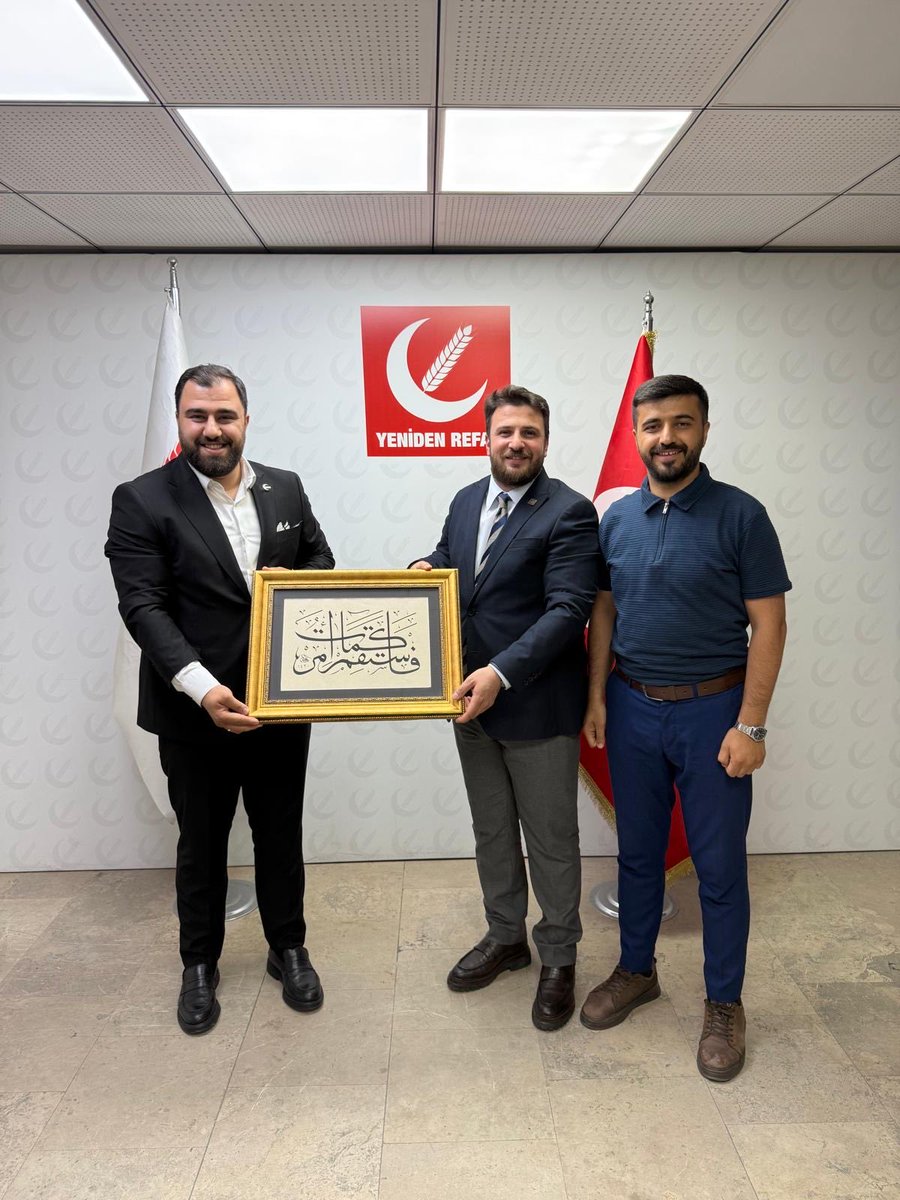 gencrefahist's tweet photo. 📍 Hayırlı Olsun Ziyareti

Önceki Dönem Genel Merkez Gençlik Kolları Teşkilat Başkanı Abdülhamit Gözcü ve Önceki Dönem Genel Merkez Gençlik Kolları Marmara Bölge Başkanı Emrah Korkmaz, İl Gençlik Kolları Başkanımız Halil Key’e hayırlı olsun ziyaretinde bulundular. https://t.co/M33djlNgjf