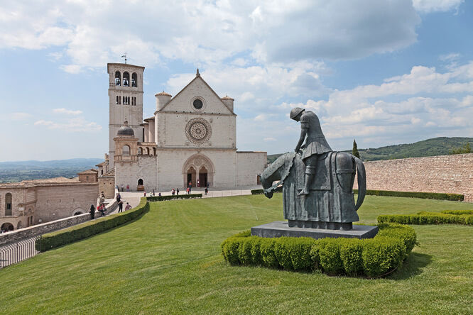 nancybell45's tweet photo. @Assisi #Italy https://t.co/8Q32XuxYYW