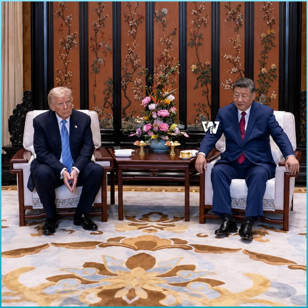 chimbu1122's tweet photo. Dòng thời gian những tuyên bố của Trump: 

🔹 18 tháng 1: “Hỡi những người yêu nước Iran, sự giúp đỡ đang đến. Chúng ta đang tiến vào.”

🔹 28 tháng 2: “Chúng ta đang phát động chiến dịch quyết định. Nó sẽ rất nhanh.”

🔹 2 tháng 3: “Chúng ta sẽ dễ dàng chiến thắng.”

🔹 3 tháng 3: “Chúng ta đã thắng cuộc chiến.”

🔹 7 tháng 3: “Chúng ta đã đánh bại Iran.”

🔹 9 tháng 3: “Tấn công Iran. Cuộc chiến gần như đã kết thúc.”

🔹 12 tháng 3: “Chúng ta đã thắng, nhưng chưa hoàn toàn.”

🔹 13 tháng 3: “Chúng ta lại thắng cuộc chiến.”

🔹 14 tháng 3: “Chúng ta cần sự giúp đỡ để mở eo biển.”

🔹 15 tháng 3: “Nếu các bạn không giúp, tôi sẽ ghi nhớ điều đó.”

🔹 16 tháng 3: “Thực ra chúng tôi không cần giúp đỡ—tôi chỉ đang thử lòng trung thành. Nếu NATO không giúp đỡ, hậu quả sẽ đến.”

🔹 17 tháng 3: “Chúng tôi không cần sự giúp đỡ của NATO và cũng không muốn điều đó. Không cần sự chấp thuận của Quốc hội để rời khỏi NATO.”

🔹 18 tháng 3: “Các đồng minh phải hợp tác để mở eo biển Hormuz.”

🔹 19 tháng 3: “Các đồng minh của Mỹ phải hành động và giúp mở eo biển.”

🔹 20 tháng 3: “NATO thật hèn nhát. Chúng ta có thể sẽ rút lui khỏi liên minh này.”

🔹 21 tháng 3: “Chúng tôi không sử dụng eo biển. Những nước khác cần nó, chứ không phải chúng tôi.”

🔹 22 tháng 3: “Cảnh báo cuối cùng. Iran có 48 giờ. Iran đã hết thời.”

🔹 23 tháng 3: “Thêm một tuần nữa, rồi chúng ta sẽ ném bom các nhà máy điện.”

🔹 24 tháng 3: “Chiến tranh sắp kết thúc.”

🔹 25 tháng 3: “Chúng ta đang đàm phán với Iran.”

🔹 26 tháng 3: “Iran đang cầu xin hòa bình. Chúng ta trì hoãn các cuộc tấn công vào các nhà máy điện.”

🔹 27 tháng 3: “Tôi và Ayatollah sẽ cùng nhau quản lý eo biển Hormuz.”

🔹 27 tháng 3: “Mở cửa Hormuz trong 10 ngày!”

🔹 28 tháng 3: “Chế độ đã thay đổi ở Iran.”

🔹 29 tháng 3: “Các cuộc đàm phán với Iran đang diễn ra rất tốt.”

🔹 30 tháng 3: “Chúng ta sẵn sàng phá hủy cơ sở hạ tầng dầu khí và năng lượng của Iran và chiếm đóng đảo Kharg.”

🔹 31 tháng 3: “Chúng ta sẵn sàng kết thúc chiến tranh mà không cần mở eo biển.”

🔹 1 tháng 4: “Chiến tranh kết thúc trong 3 ngày. Chúng ta sẽ ném bom chúng trong 2-3 tuần để đưa chúng trở lại thời kỳ đồ đá.”

🔹 2 tháng 4: “Chúng ta đã phá hủy ba cây cầu lớn. Tại sao chúng vẫn chưa gọi cho chúng ta?”

🔹 3 tháng 4: “Mở eo biển Hormuz trong 48 giờ!”

🔹 4 tháng 4: “Mở eo biển Hormuz trước thứ Ba!”

🔹 5 tháng 4: “Mở eo biển Hormuz trong 48 giờ!”

🔹 5 tháng 4: “Mở cái eo biển chết tiệt đó đi!”

🔹 6 tháng 4: “Mở eo biển Hormuz trước thứ Tư!”

🔹 7 tháng 4: Hạn chót.

🔹 8 tháng 6: “Tôi sẽ tuyên bố chiến thắng trong hai tuần nữa.”
🔹10 tháng 6 : Tập Cận Bình bình luận : Ông Trump nói nhiều vcl.
