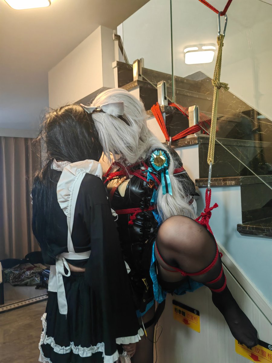 lemon7526's tweet photo. 也是和美少女贴贴了៷>ᴗ<៷
绳：@Feiling_QWQ
涩影师：@araroka250
女仆装：群友熊二
琳妮特：我 https://t.co/K3eyqrFWGe