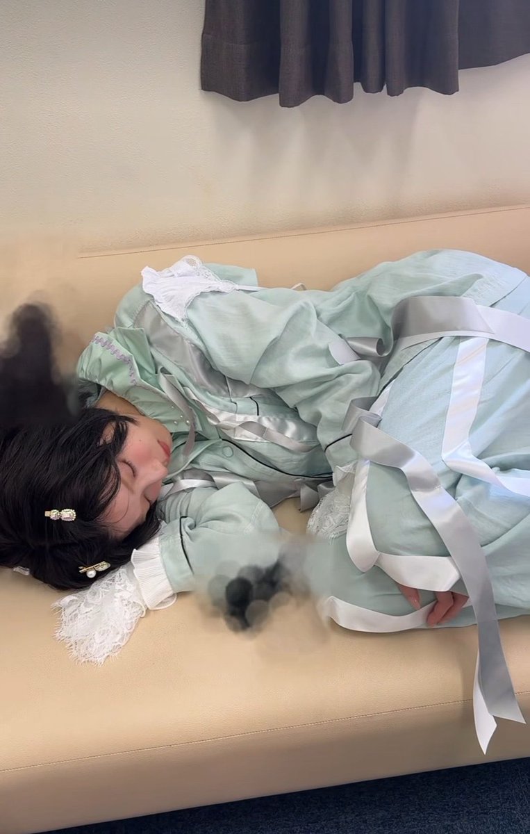Meganeman46's tweet photo. お眠り藤吉 https://t.co/1HqqNuOsmz