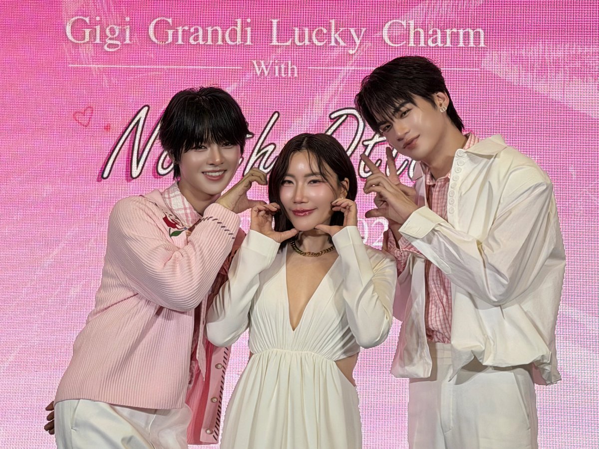 DomundiTV's tweet photo. ขอขอบคุณ “Gigi Grandi” ที่ให้เกียรติ “นอร์ท” @JAONORTHiom และ “อ๊อตโต้” @ottoottoo_ ได้มาร่วมกิจกรรมงานในวันนี้นะคะ 🥰

ขอขอบคุณแฟน ๆ ทุกคนที่มาเจอกัน รวมถึงแฟน ๆ ที่ส่งกำลังใจมาให้ทั้งสองคนด้วยนะคะ 🫶🏻✨️

#GigiGrandixNorthOtto https://t.co/8V0ru8rS6n