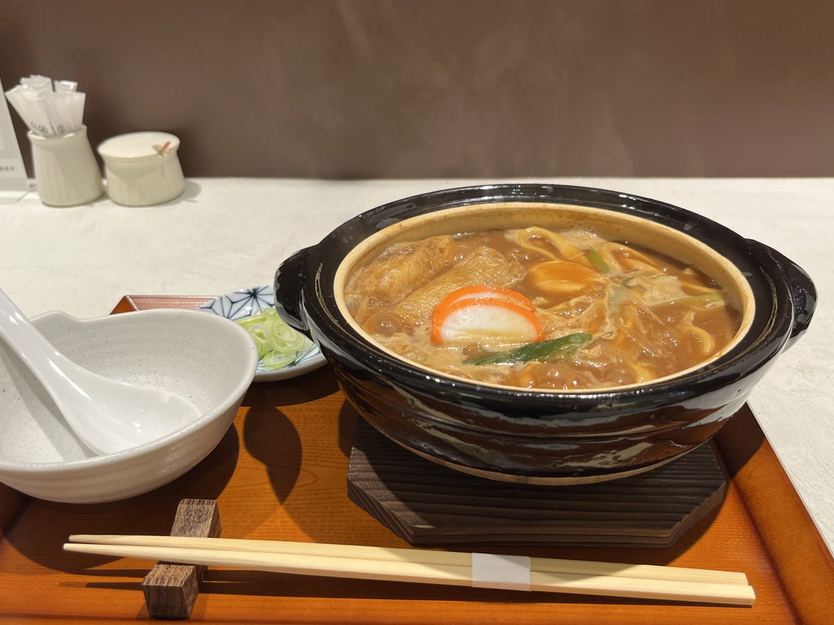 oinagoya's tweet photo. 栄の新商業施設 HAERAにオープンする
麺と前たかさご は、創業60年を超える人気店が手がける
味噌煮込みうどんやきしめんはもちろん、お酒との相性バッチリなおつまみも揃った新業態。

きしめんモチーフのカウンター席完備のお店で、名古屋名物を気軽に味わってくださいね✨️ https://t.co/pEvrL01PmT