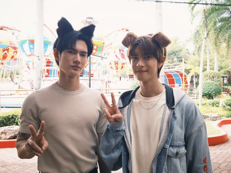 iluvaou_'s tweet photo. BUSCO MOOTS !!! día 1 🌻

✿ she/her - 04 line - 🇦🇷
✿ ships favs: aouboom, joongdunk, williamest, teeteepor y poohpavel
✿ kpop ults: bts y ateez 

♡ + ↻= moots 🩷

#bltwt #thaibltwt #kpoptwt https://t.co/p600KsU6pb