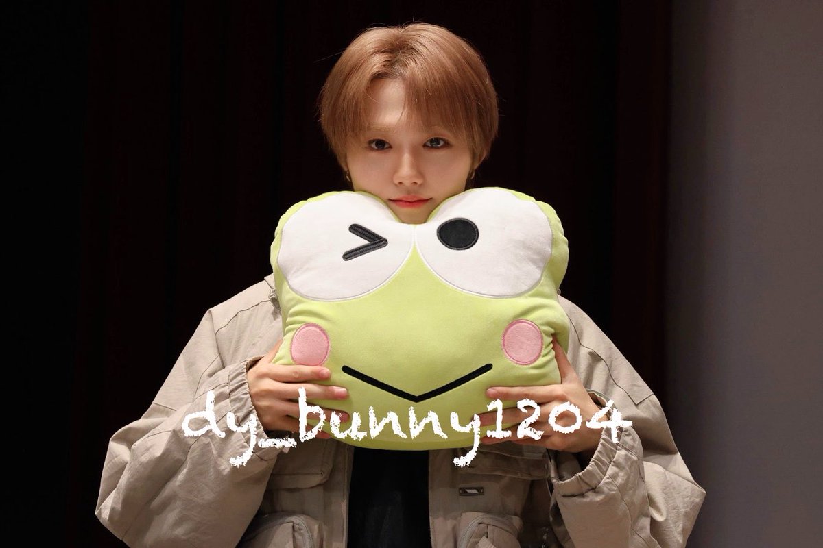 dy_bunny1204's tweet photo. 260508 트레저 도영 위버스 대면팬싸

けろけろけろっぴ🐸

#TREASURE 
#도영 
#DOYOUNG 
#ドヨン https://t.co/PHVzekv6DK