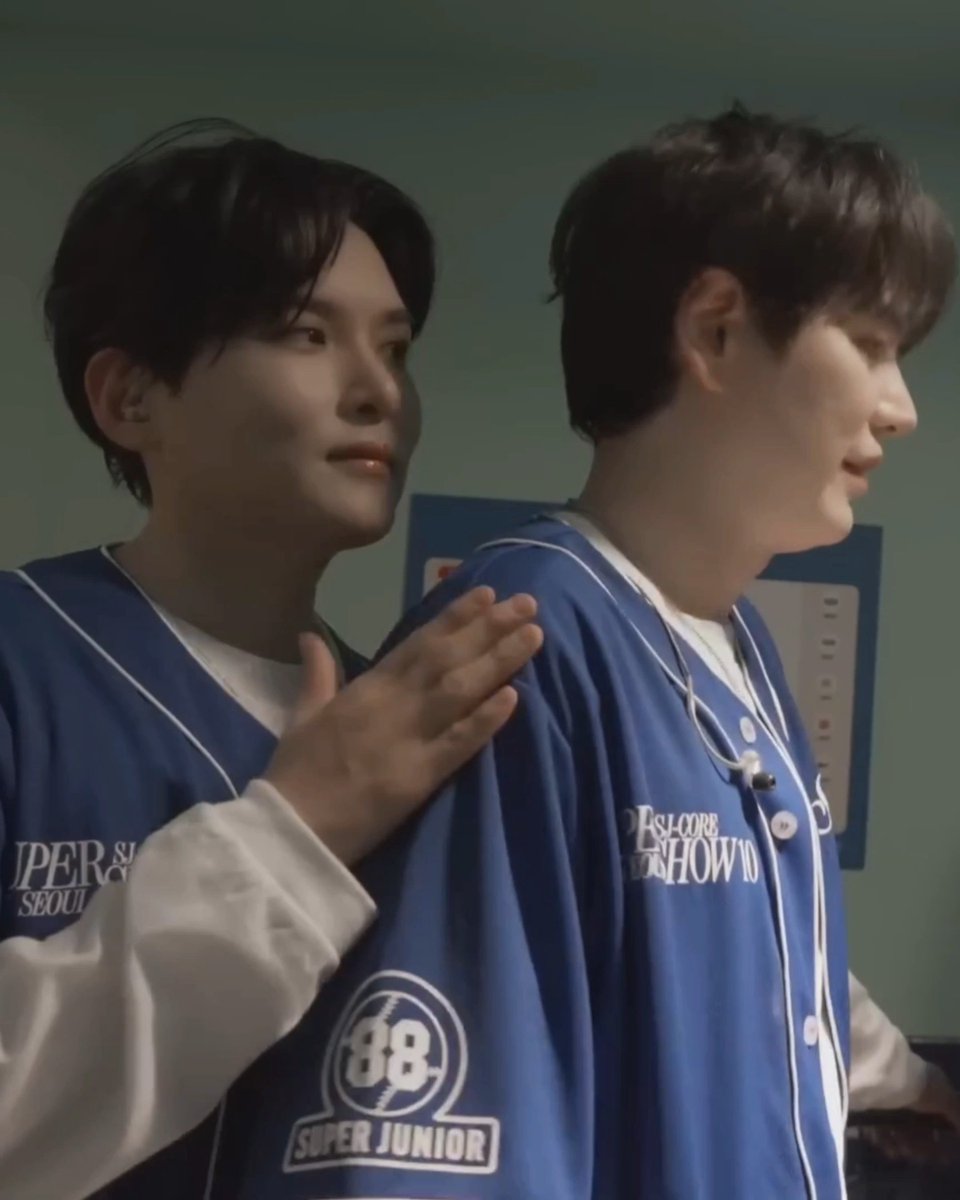 yogurtyoyo621's tweet photo. 막내즈 훈훈해🥰
#려욱 #RYEOWOOK 
#규현 #KYUHYUN https://t.co/bsIrtMr6vt