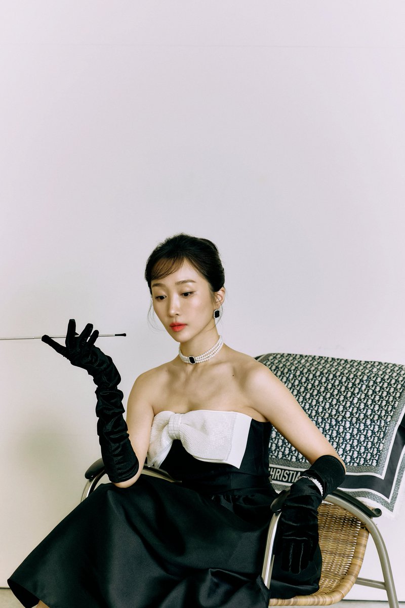RRRyeoluvmax's tweet photo. 𝙍.  

김려원 배우님의 2026 프로필 서포트 추가 사진을 공개합니다.

𝙍𝙤𝙢𝙖𝙣𝙘𝙚 🤍
 
#김려원 https://t.co/V9PUocUCZg