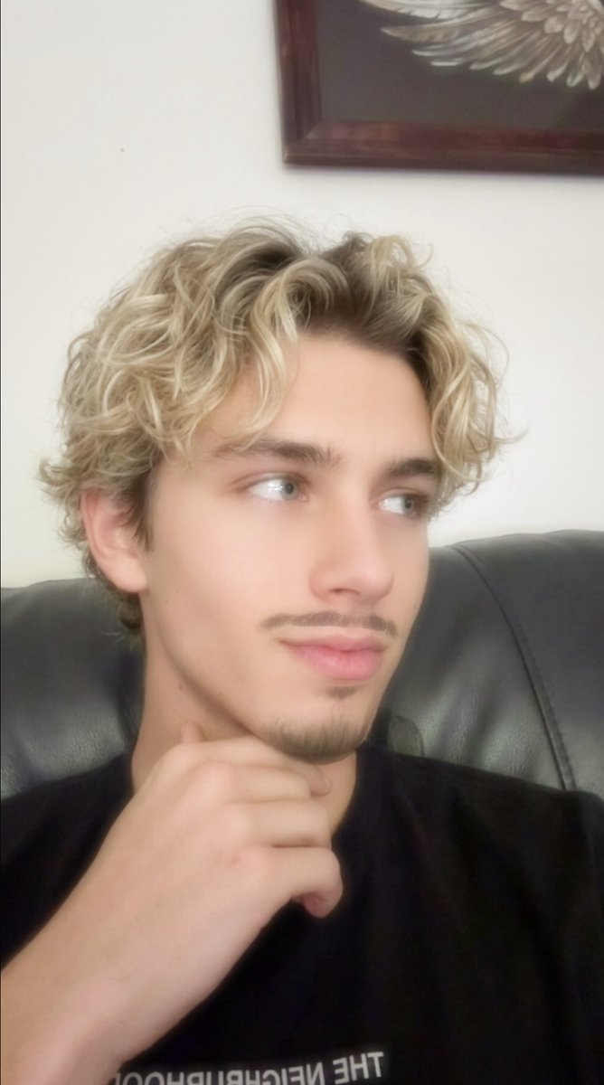 joyceeee1011's tweet photo. @Arubbothian bro looks like my ex💔💔 https://t.co/WkIpyhaFfr