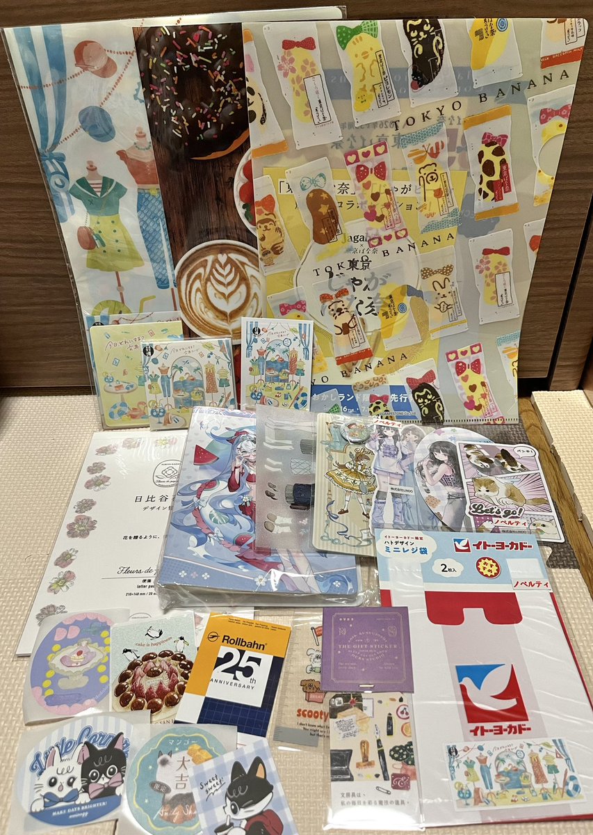 snux_dr's tweet photo. プレミアムタイム前半に参加してきました。予算とは…？PETテープをよく使うようになったので多めにお迎えしました✨ウチハクステッカーは前回1枚ずつしか買わず後から悔やんだので今回は2枚ずつ！4枚目はノベルティ。ハトのレジ袋欲しかったので嬉しい🕊️
#文具女子博購入品 https://t.co/APykJ6O9FX