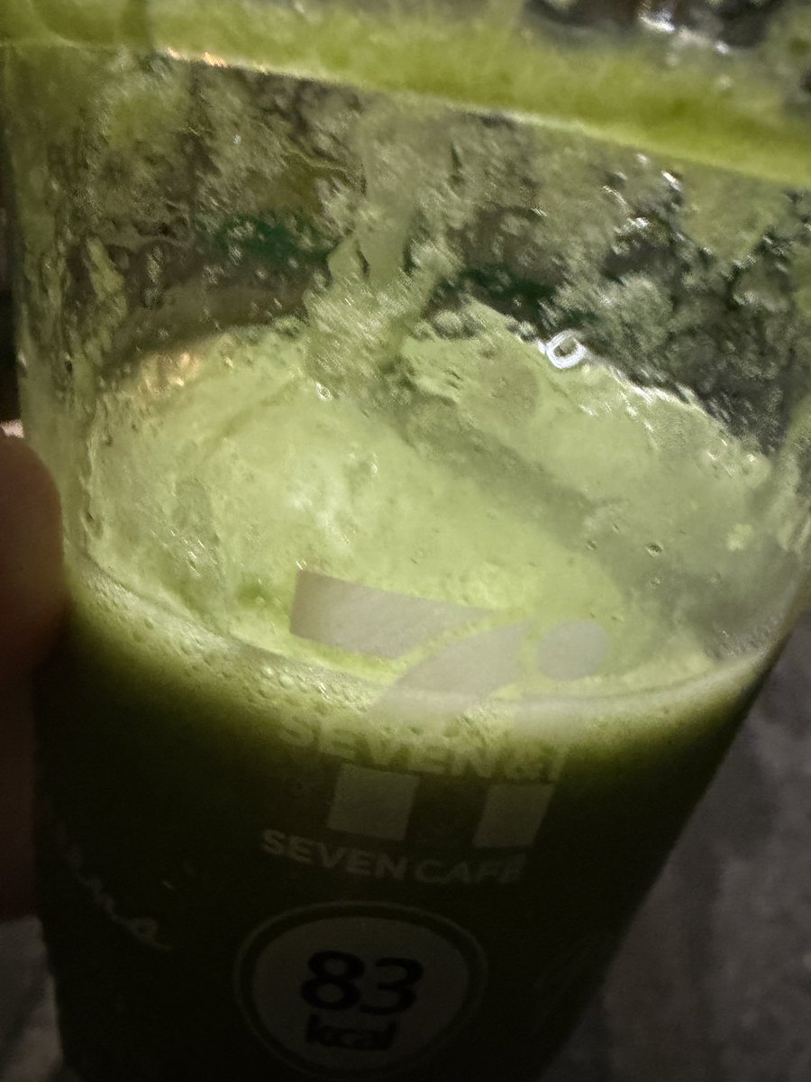 710yshr's tweet photo. 仕事帰りの1杯
この時間で15分くらいならんだー😫
グリーンスムージーだけ残ってたけどこれ結構美味しいのよ https://t.co/RAPOjWDoPZ