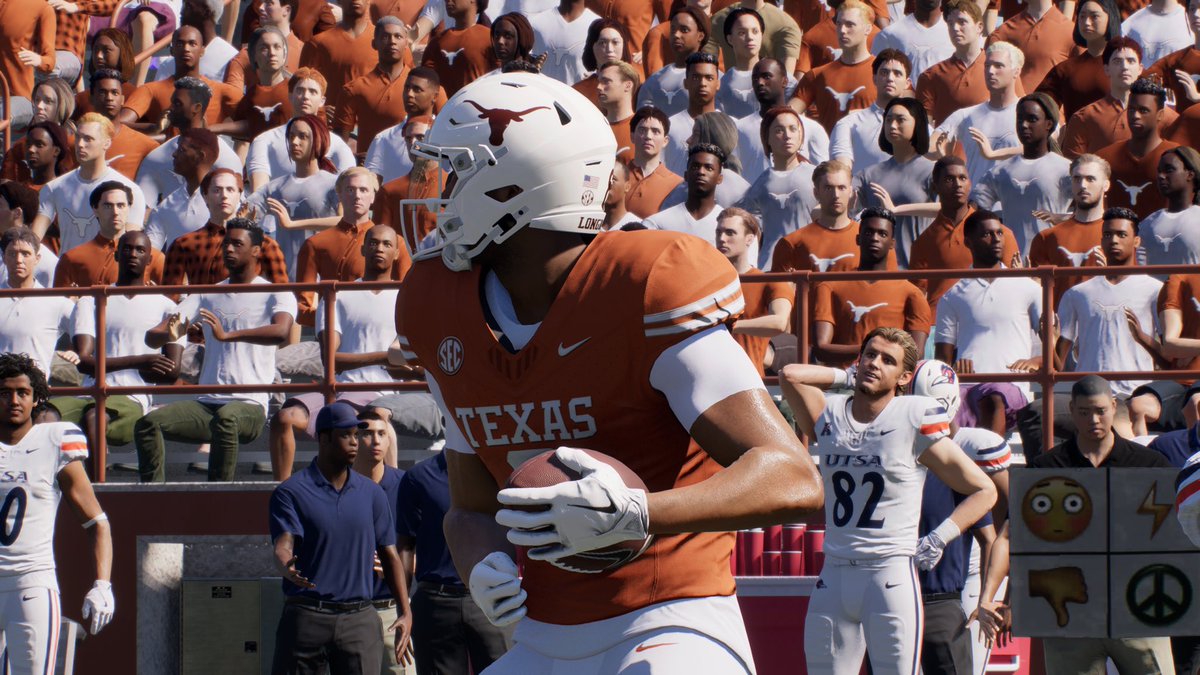 nottaqb1's tweet photo. before vs after hair out the helmet on a RTG player do us right goat  @Equipment_Guru https://t.co/ky3FsYFTxp