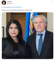 pjph's tweet photo. @Juanegron Ella comunista 🤣.... ni llega a socialista.. buen chiste para este día😅😂😂😂
Aquí con el inefable Almagro llevándole documentos contra el gobierno de Hugo Chavez https://t.co/3GkBRa1fx8