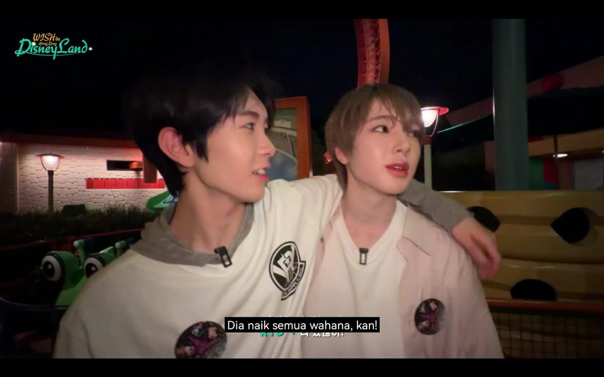 only1riku's tweet photo. Suara ku abis karena teriak² ngeliat momen kulyut daengsyon sakuryo, dan ketiga tiga nya pada ngerangkul satu sama lain ama pasangannya * real, I'm crashing out rn*😅😅😅😅😅😅😅😅😅😅😅😅😅 https://t.co/YOftj70KOi