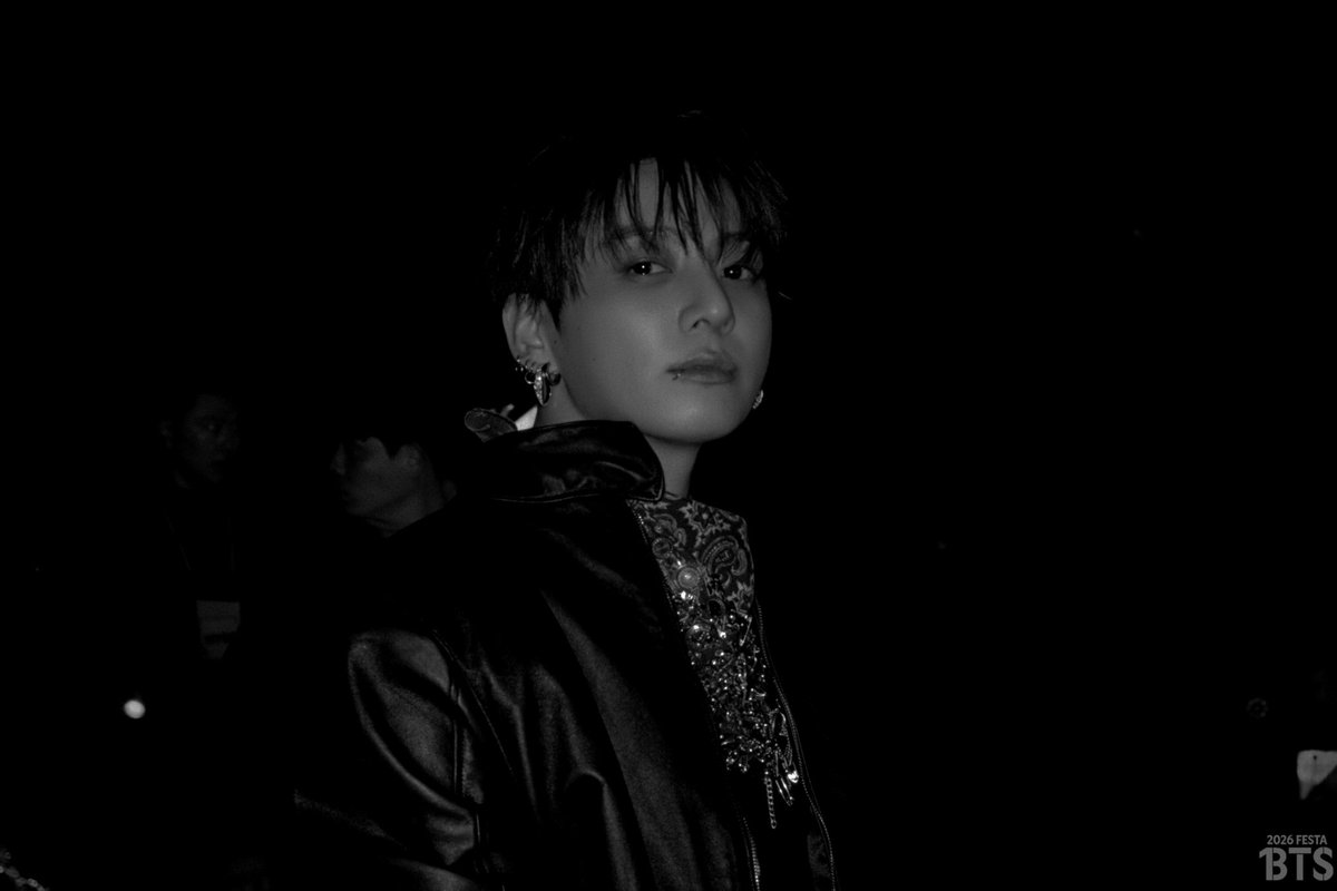 vourgasm's tweet photo. ㅤ
“Hooligan” MV photo sketch highlights avant garde looks, featuring striking rebellious streetwear and masks that define us; non-conformist outcasts who have risen all the way to the top.
ㅤ https://t.co/SVUoKaLNLI