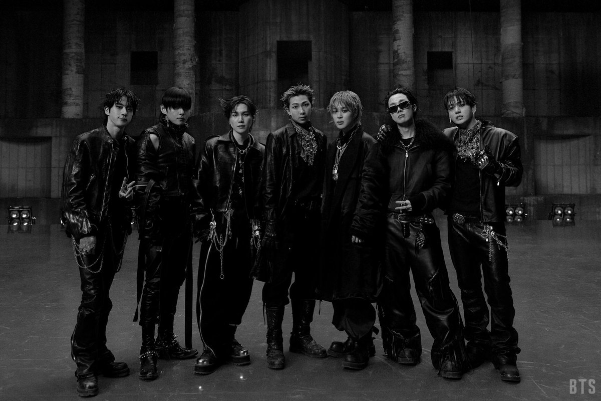vourgasm's tweet photo. ㅤ
“Hooligan” MV photo sketch highlights avant garde looks, featuring striking rebellious streetwear and masks that define us; non-conformist outcasts who have risen all the way to the top.
ㅤ https://t.co/SVUoKaLNLI