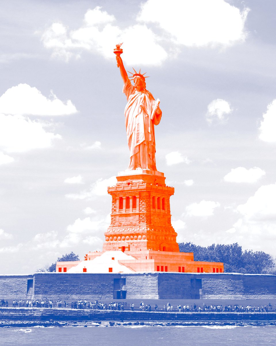 I_LOVE_NY's tweet photo. Let’s go Knicks! 🏀 The Knicks have all of New York State rocking orange &amp; blue! 🧡💙 #knicksinfive

📍 Statue of Liberty, Letchworth State Park, Boldt Castle, Watkins Glen State Park https://t.co/3LMSeLRVFJ