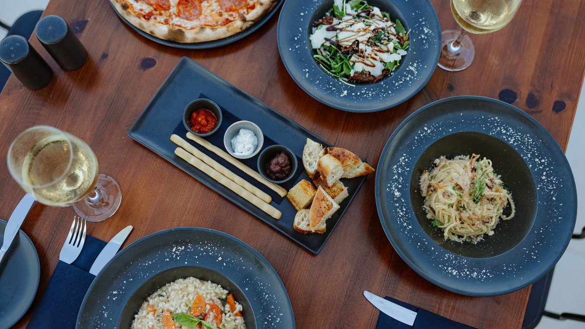 goldencoastcy's tweet photo. Pasta, pizza and holiday calories that don’t count. 🇮🇹😌
Enjoy authentic Italian flavours at our Italian Restaurant and turn dinner into your favourite part of the day.
https://t.co/J9RRulnS0n
#GoldenCoastBeachHotel #ItalianRestaurant #Protaras #FoodieMoments #BellaVita https://t.co/RJVFXJpzY9