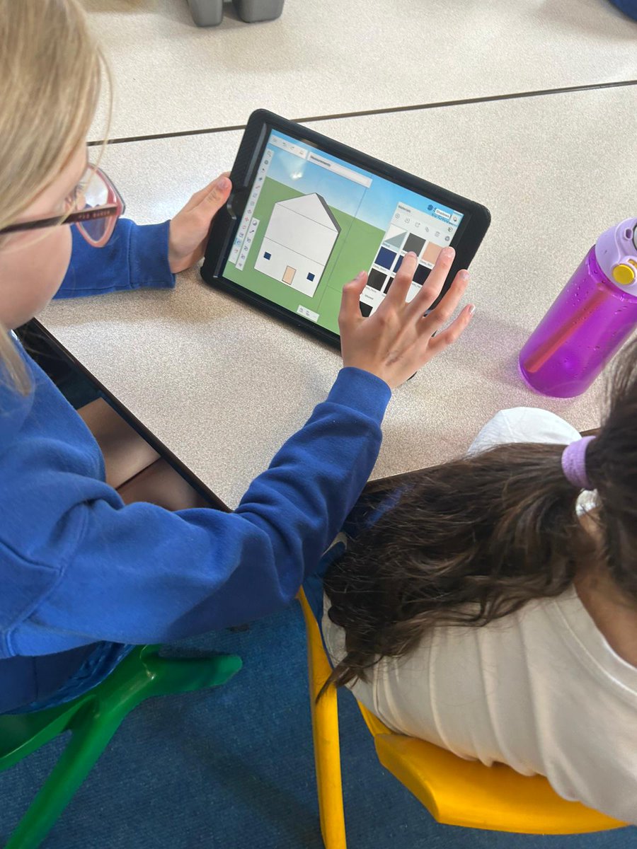 LFCFoundation's tweet photo. We’re excited to launch a new STEM pilot programme with club partner @TrimbleCorpNews bringing SketchUp for Schools to young people across Liverpool 🤝

Pupils will take part in the five-week programme, developing creative, digital and problem-solving skills through innovative 3D modelling technology 💫