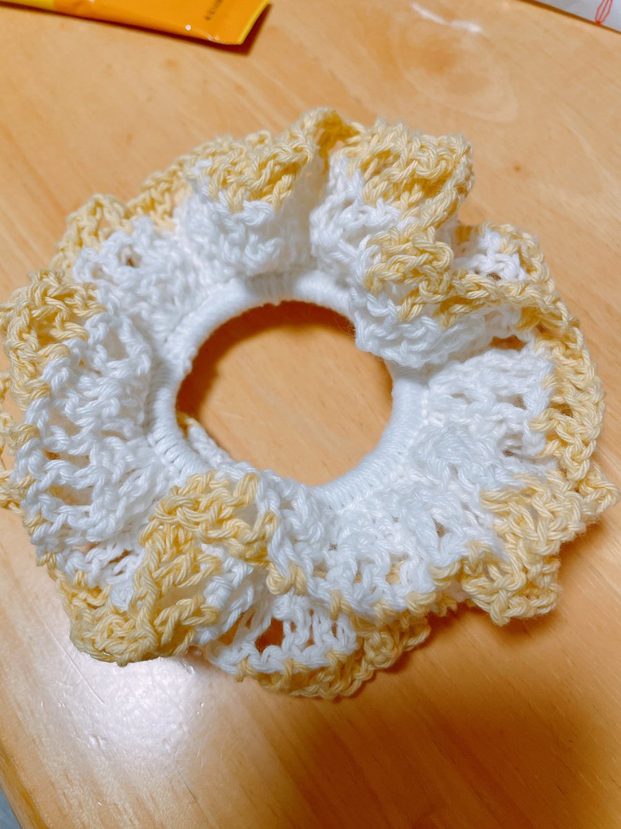 mnchan1010's tweet photo. 今日編み終わった👒と最近編んだシュシュ https://t.co/wGikvn9LXb