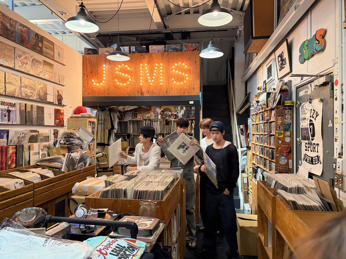 wonbpin's tweet photo. RIIZE llog DAY 3: RECORD SHOP https://t.co/9MRl5VxNEZ