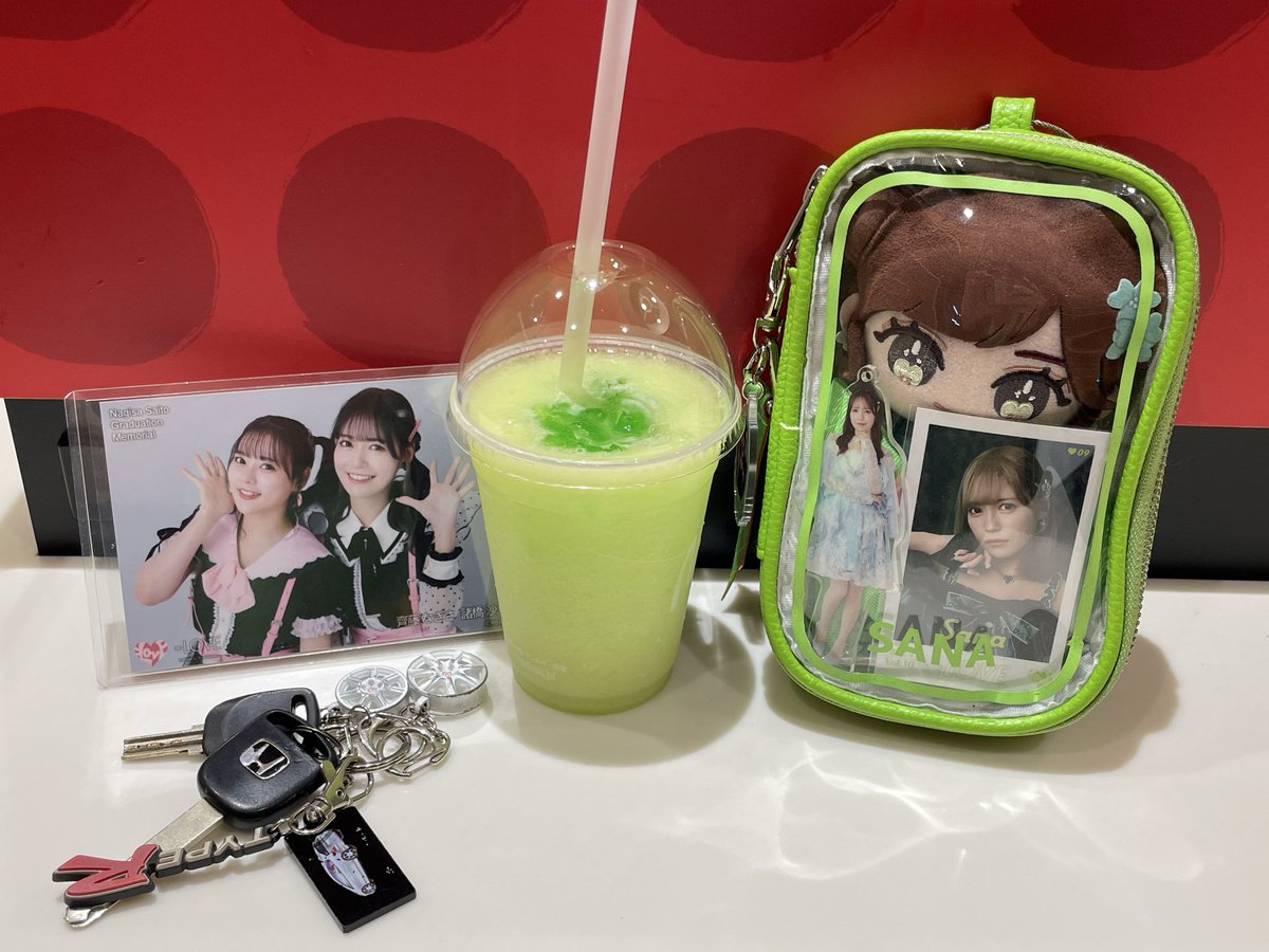 datyou_equal's tweet photo. みんながセブンのスムージーで話題になってる時に僕はマックに甘いの飲みに行ってた。
#さなぼいす #届いてなーたん https://t.co/cHikwcse0v