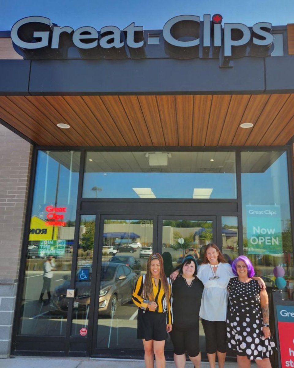 GreatClips's tweet photo. It’s #WorldFranchiseDay! 💚 Shoutout to the incredible franchise owners behind every Great Clips salon across the U.S. and Canada. Your leadership, dedication, and commitment to your communities make a difference every day. Thank you for all you do! ✂️🎉 https://t.co/Wow19a6Tw4