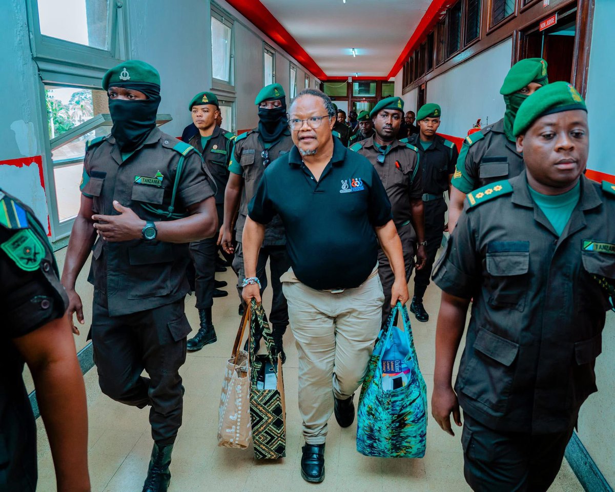 IAMartin_'s tweet photo. Detention without trial?

Tundu A.M Lissu alikamatwa Mbinga, Ruvuma Aprili 9, 2025. Zimepita siku 427 (mwaka mmoja na siku 62) tangu kukamatwa hadi leo Juni 10, 2026. 

Zimepita siku 96 tangu kesi hiyo iahirishwe katika Mahakama Kuu (baada ya kusikilizwa mfululizo kwa siku 20 za kazi tangu Februari 9, 2026). 

Kesi ilipangwa kuendelea kusikilizwa Mahakama ya Rufani kuanzia June 11, 2026 kufuatia upande wa Jamhuri kukatia rufaa uamuzi wa Mahakama Kuu

Lakini kesi hiyo imehairishwa tena bila kufika siku ya kesi na pasipo kutolewa sababu za msingi za kuhairishwa kwa kesi hiyo hadi Julai 6, 2026

Tangu kesi ilipoahirishwa (Machi 6, 2026) hadi itakapofika (Julai 6, 2026) kesi hiyo itakuwa imetimiza jumla ya siku 122 (miezi 4 kamili).

Tangu leo (Juni 10, 2026) hadi tarehe hiyo ya Julai 6, 2026 ambayo ndiyo itakuwa siku ya kurejea tena mahakamani, zitakuwa zimesalia siku 26.

Kwa lugha rahisi na inayoeleweka, Tundu A.M Lissu amewekwa kizuizini. Kwanini hafikishwi Mahakamani kuendelea na shauri lake tangu Machi 6, 2026?

Mahakama kwa kutumia haki zake imeamua kuchelewesha upatikanaji wa haki zake za msingi kupitia mchakato unaoonekana kukosa haki. 

Tuliwaeleza mwanzo, mmemkamata Tundu A.M Lissu na kumshtaki kwa tuhuma za uongo za uhaini ambazo hamtaweza kuzithibitisha mahakamani.