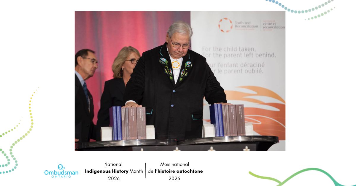Ont_OmbudsmanFR's tweet photo. Les pensionnats autochtones visaient à assimiler et éliminer les enfants et jeunes autochtones. Dirigée par Murray Sinclair, la CVR a été créée pour informer les Canadien(ne)s de cette tragédie. Découvrez ses 94 appels à l’action : https://t.co/J9eJoI60Fl https://t.co/o1AGhNRdWd