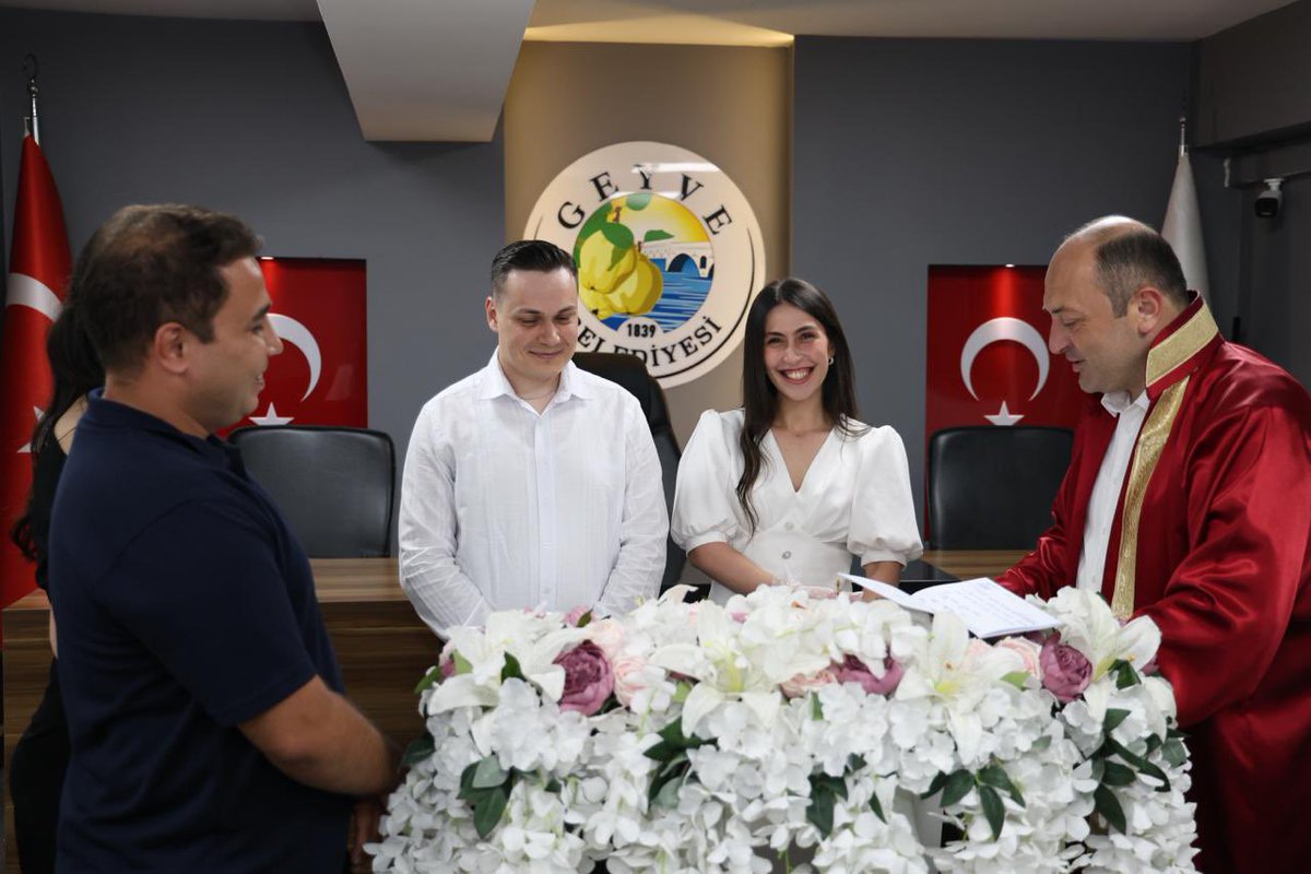 geyvebld's tweet photo. Nikah akitlerini gerçekleştirdiğimiz;

👰🏻‍♀️🤵🏻‍♂️ Hilal Kılıç &amp; Enes Koru

çiftimize mutluluklar diliyor, ailelerine hayırlı olsun temennilerimizi iletiyoruz. https://t.co/MpT7cTVR6O