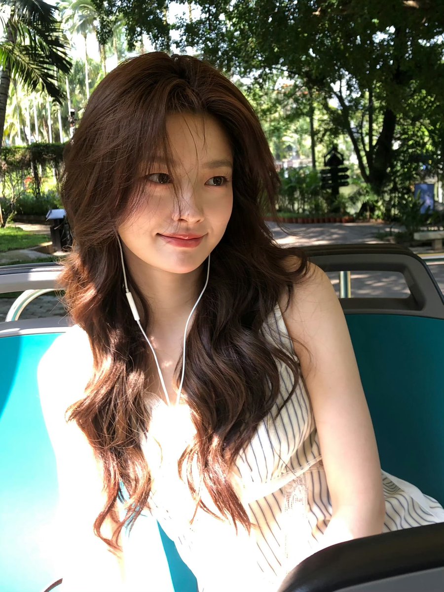Mong__1024's tweet photo. 공주님…………..🫰🏻 https://t.co/GDHKF5d73P