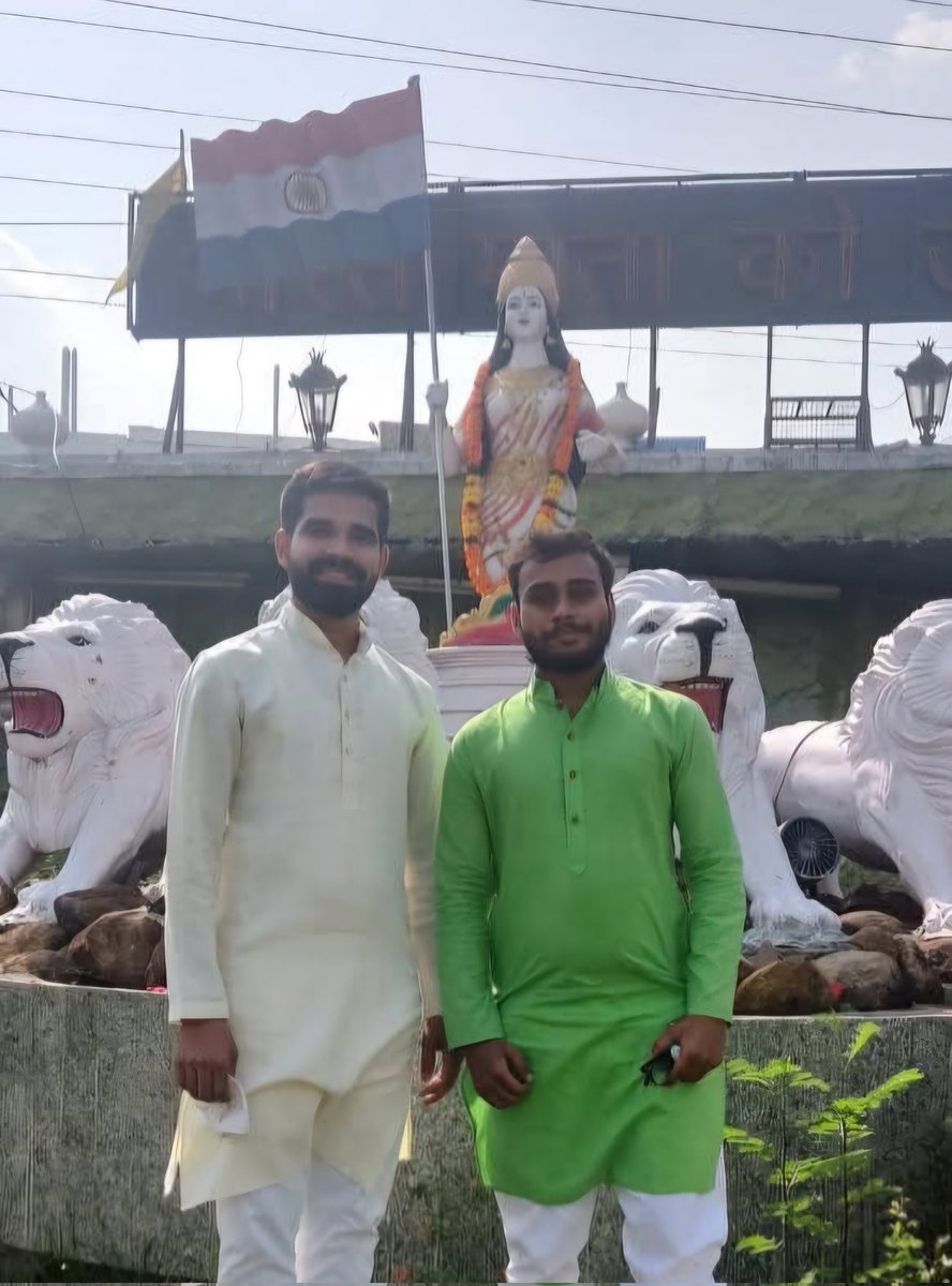 Arjun4Medicos's tweet photo. अभाविप के पूर्व द्वि–विभाग संघठन मंत्री @Upendra_S_Tomar भैया को जन्मदिन की शुभकामनाएं 💐 https://t.co/8cIBghRuTC