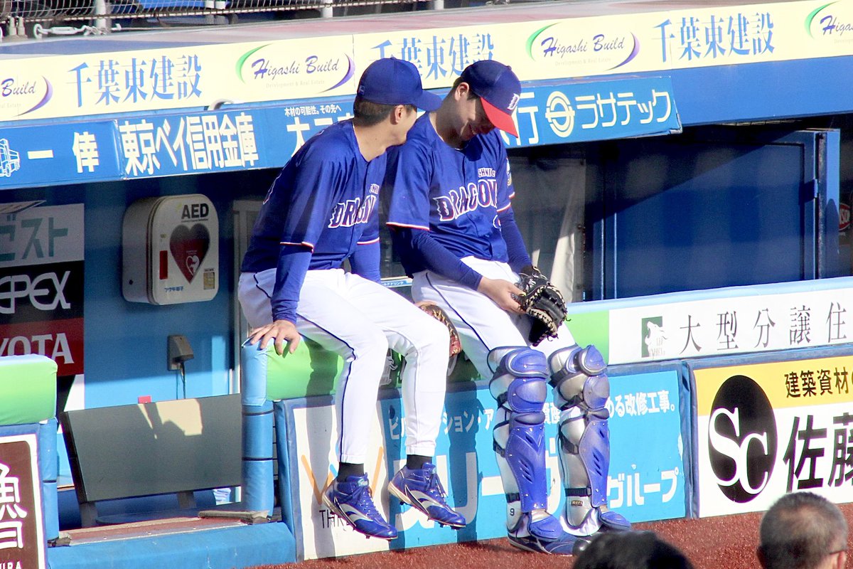 _qmmmp's tweet photo. 石伊くん口説かれてる？😂

#石伊雄太 #板山祐太郎
#中日ドラゴンズ https://t.co/FFzH126tCZ